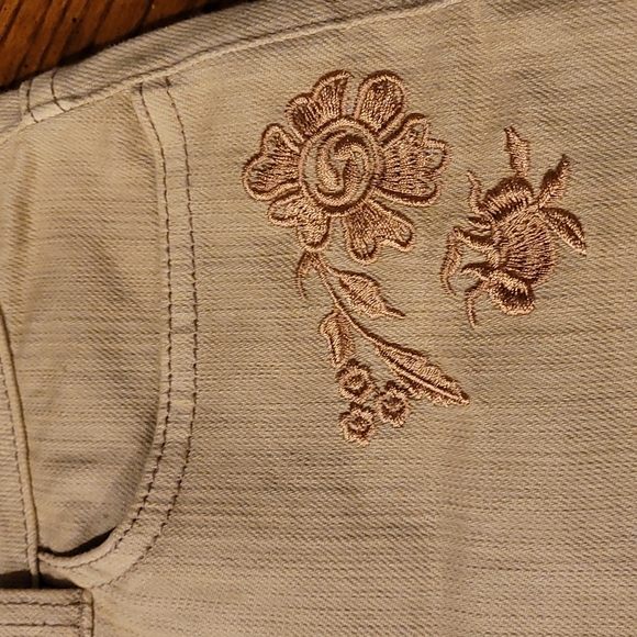 Boston Proper Jeans, size 2, beige with pink embroidery scattered flowers - Picture 3 of 10